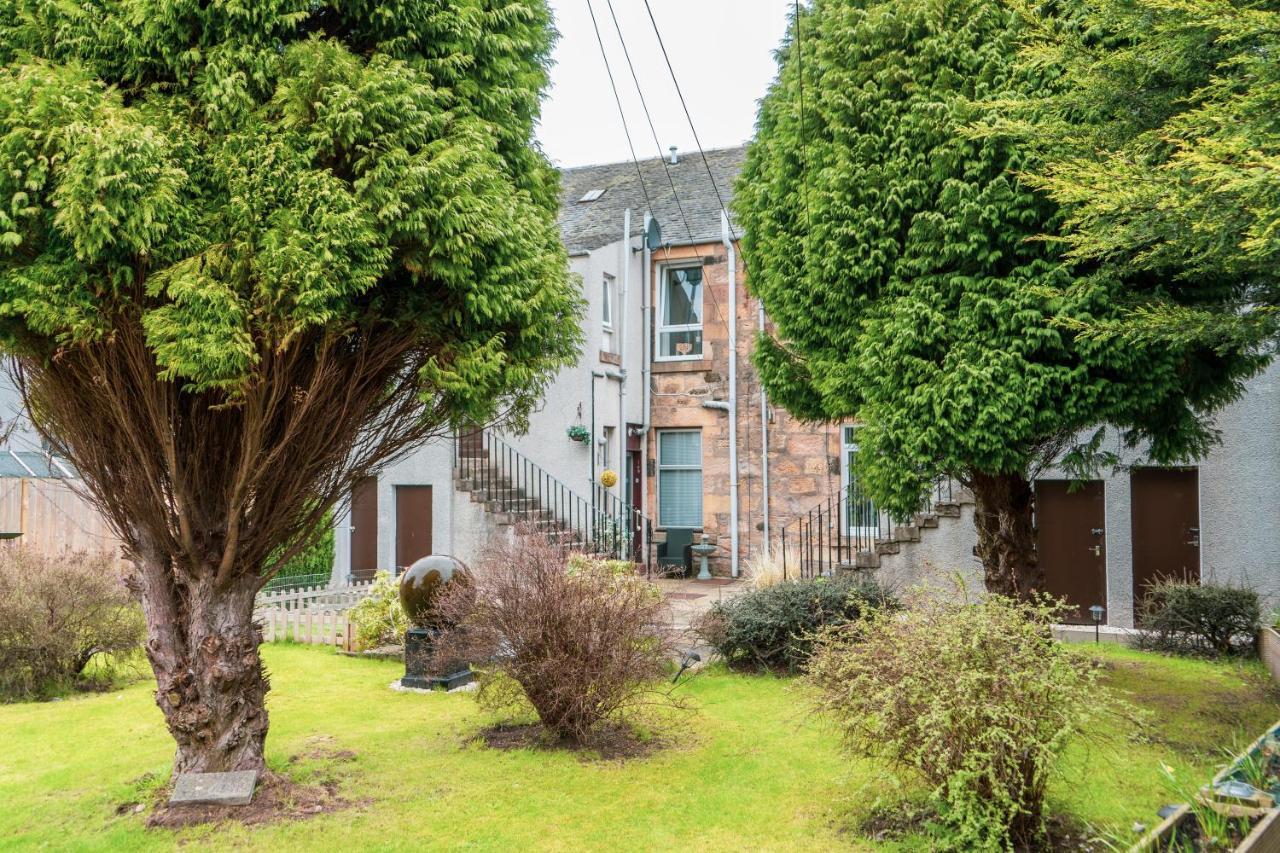 Carmel Apartments Falkirk Bagian luar foto