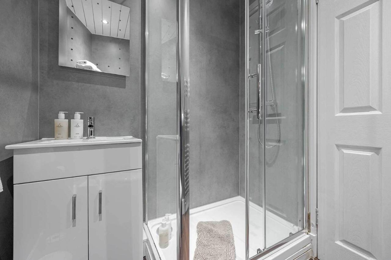 Carmel Apartments Falkirk Ruang foto