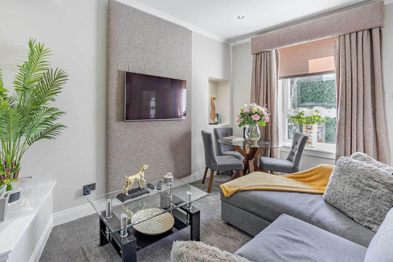 Carmel Apartments Falkirk Ruang foto