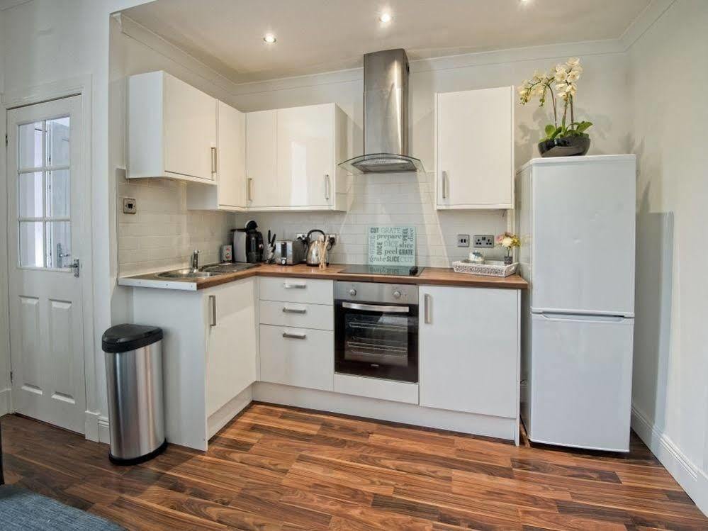 Carmel Apartments Falkirk Bagian luar foto